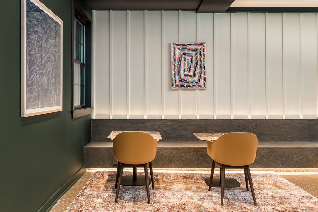 Cafe seating in Chicago Lobby