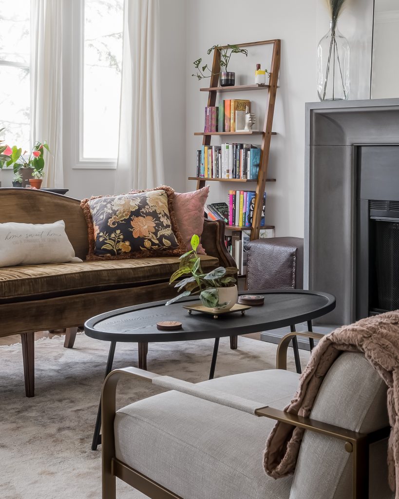 Detail of transitional interior home design in living room
